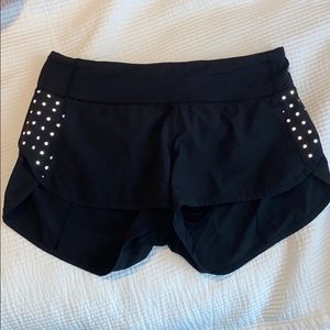Lululemon black reflective speed up short 2.5”
